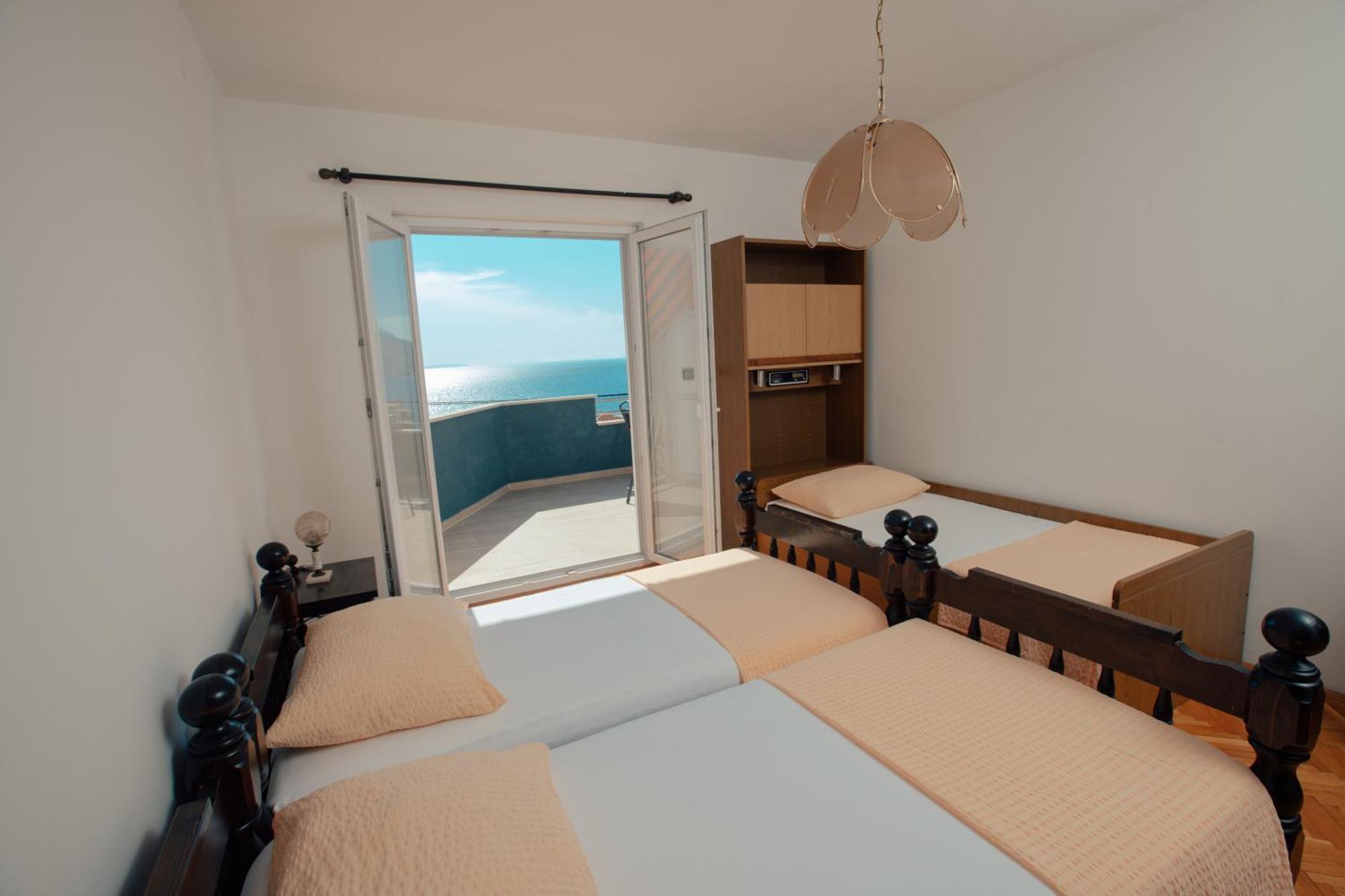 Apartmani Miljak Omiš Eksteriør bilde